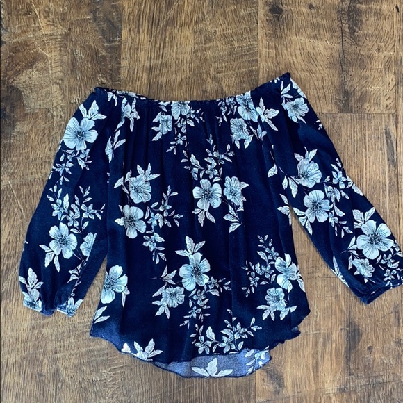Cookies Hawai’i Floral Off-Shoulder Shirt - Picture 3 of 4